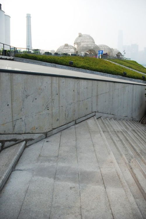 广州珠江啤酒厂景观改造项目 塑木景观材料的创新应用